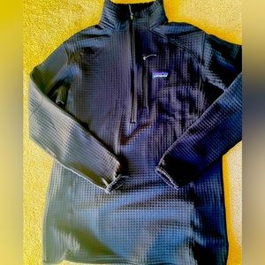 Like New! Patagonia 🗻 quarter zip waffle fleece